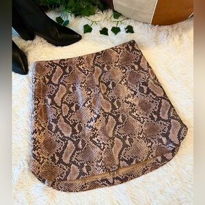 Lulu's Hot Zip Up Brown Snakeskin Mini Skirt Size Small